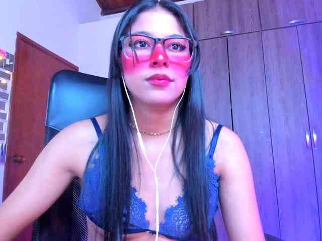ALYSSON18 webcam