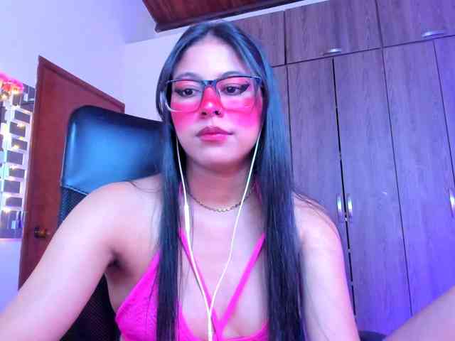 ALYSSON18 webcam