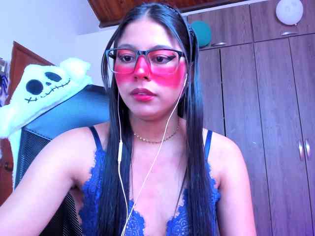 ALYSSON18 webcam