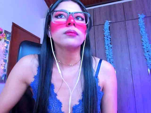 ALYSSON18 webcam