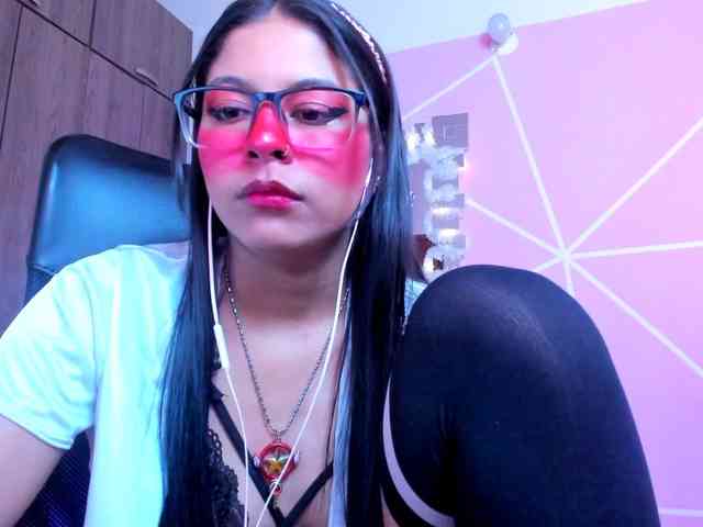 ALYSSON18 webcam