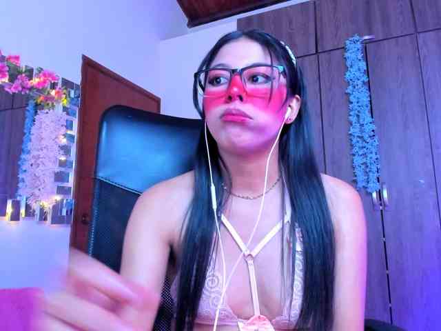 ALYSSON18 webcam