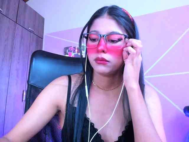ALYSSON18 webcam