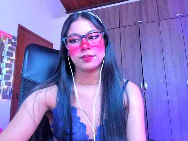 ALYSSON18 webcam