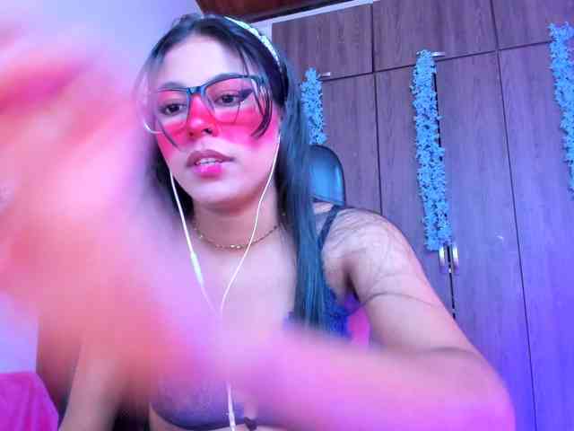 ALYSSON18 webcam