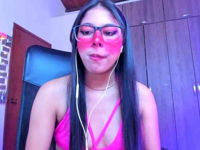 ALYSSON18 webcam