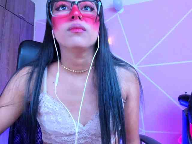 ALYSSON18 webcam