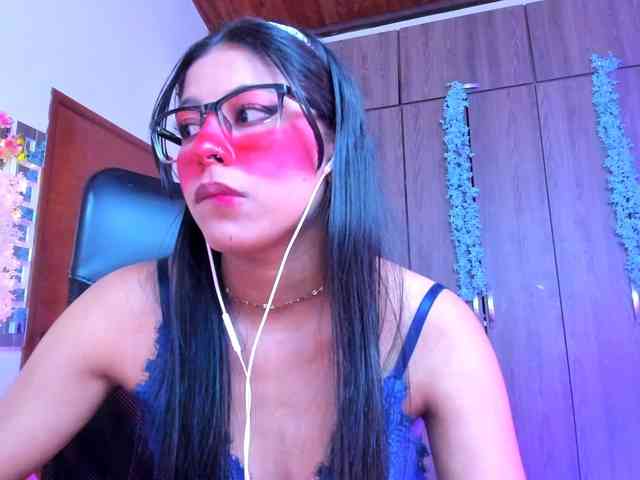ALYSSON18 webcam