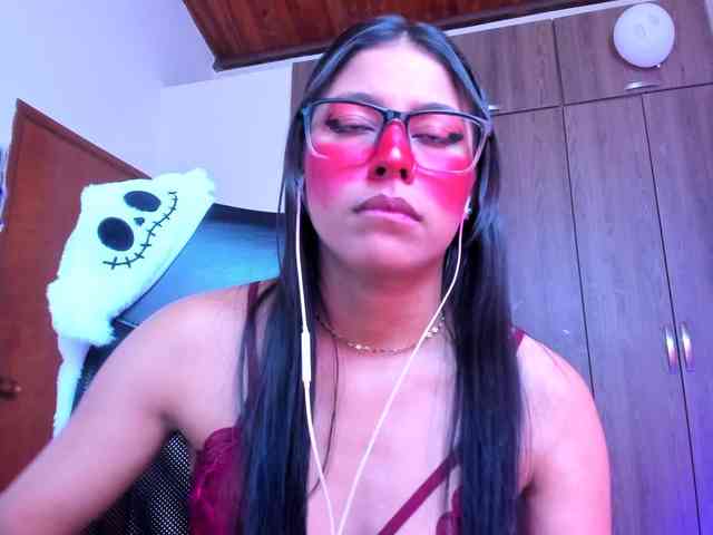 ALYSSON18 webcam