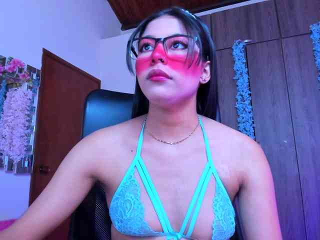 ALYSSON18 webcam