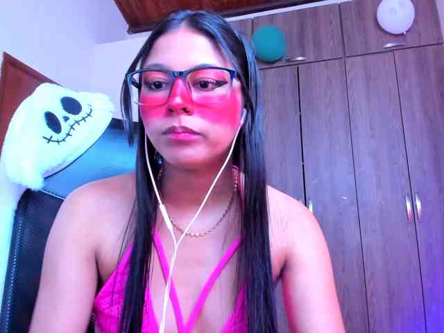 ALYSSON18 webcam