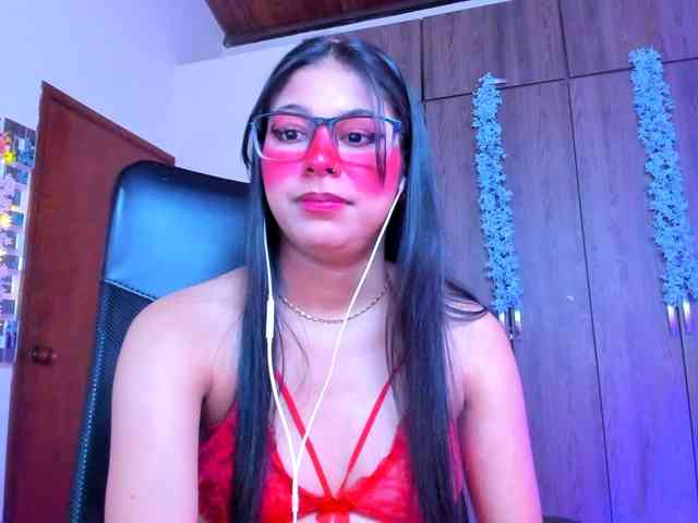 ALYSSON18 webcam