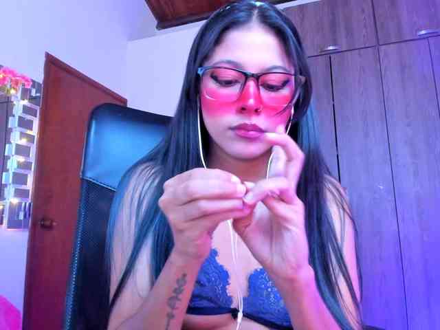 ALYSSON18 webcam