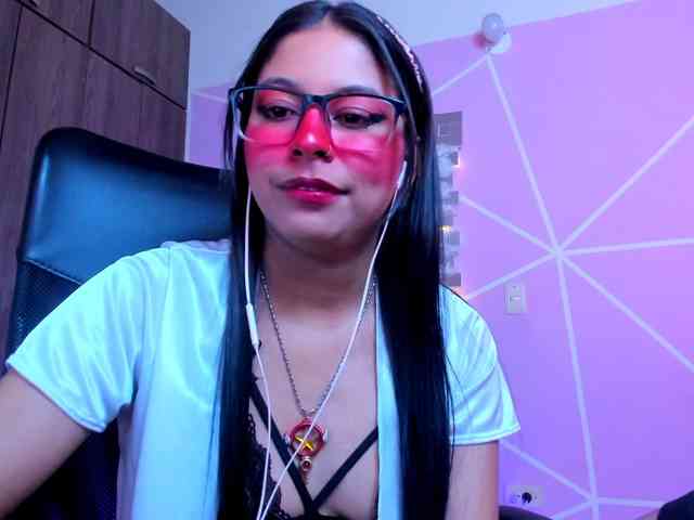 ALYSSON18 webcam