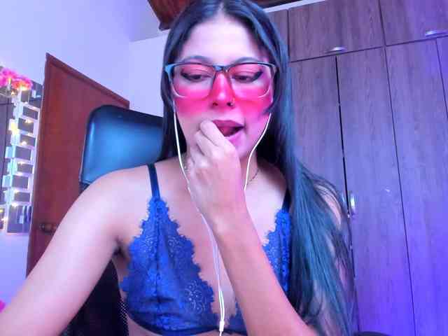 ALYSSON18 webcam
