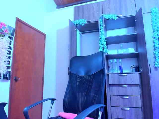 ALYSSON18 webcam