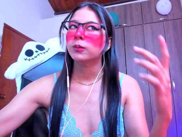 ALYSSON18 webcam