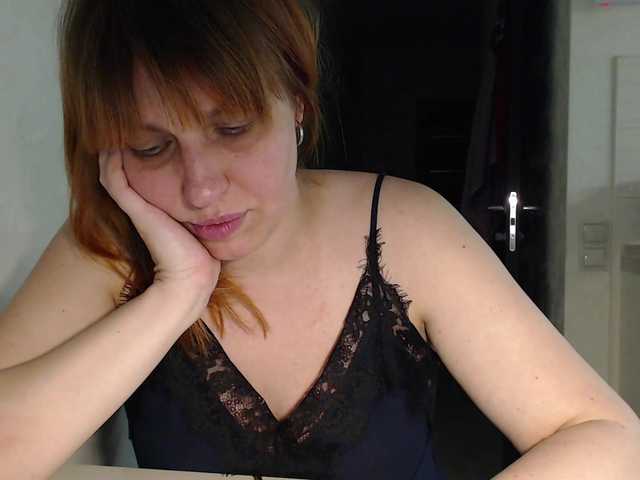 Karmella's BongaCams show and profile