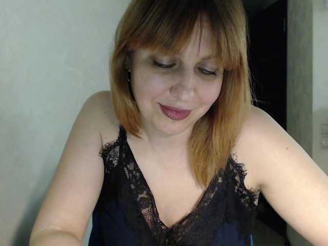 Karmella live cam profile