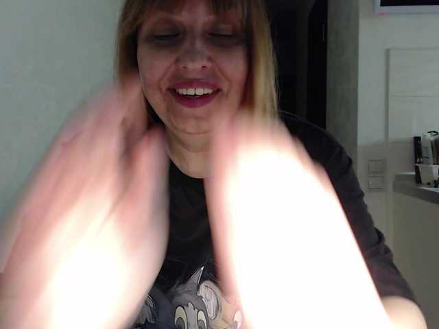 Karmella's BongaCams show and profile