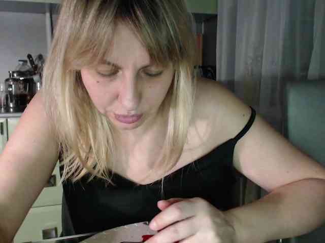 Karmella Live Webcam on BongaCams