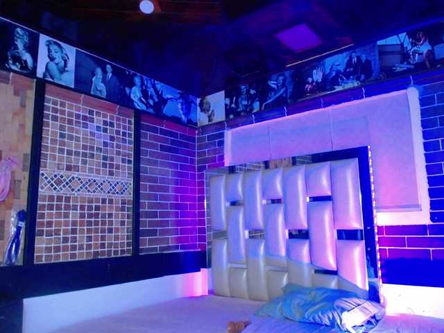 KrissSweetBoobs's BongaCams show and profile