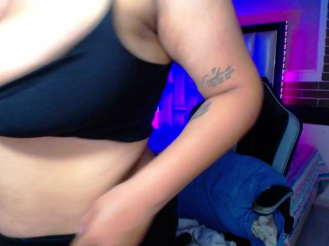 KrissSweetBoobs's BongaCams show and profile