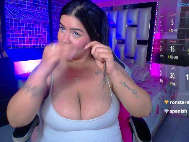 KrissSweetBoobs live cam profile