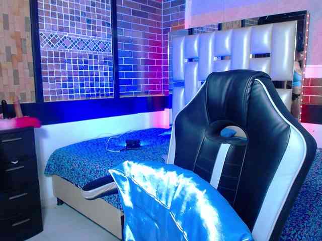 KrissSweetBoobs webcam