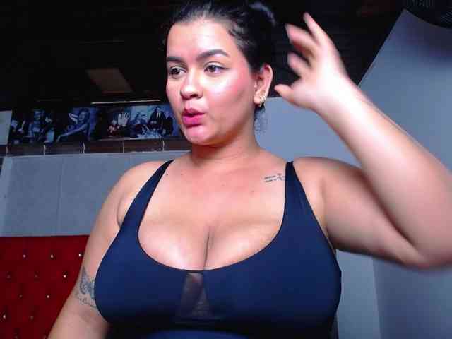 KrissSweetBoobs webcam