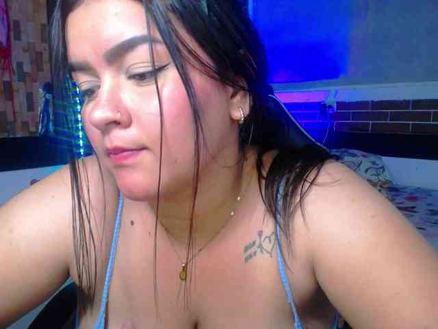 KrissSweetBoobs webcam