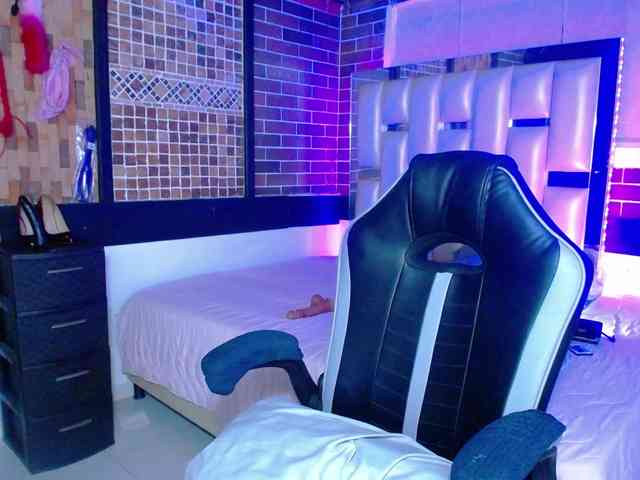 KrissSweetBoobs webcam