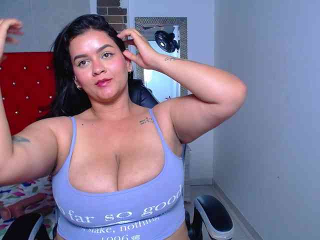 KrissSweetBoobs webcam