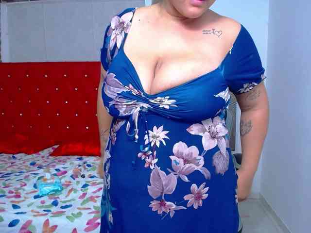 KrissSweetBoobs webcam