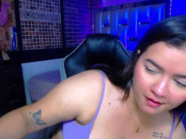 KrissSweetBoobs webcam