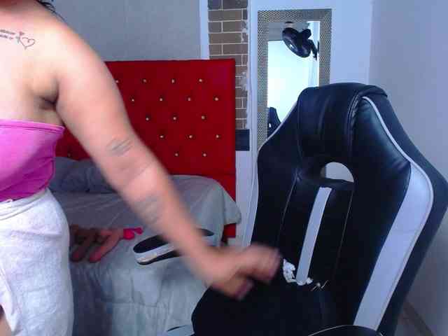 KrissSweetBoobs webcam