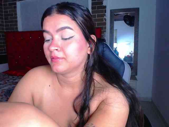 KrissSweetBoobs webcam