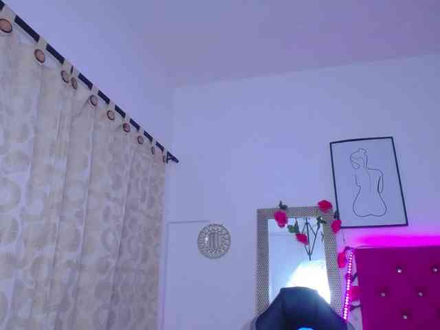KrissSweetBoobs webcam