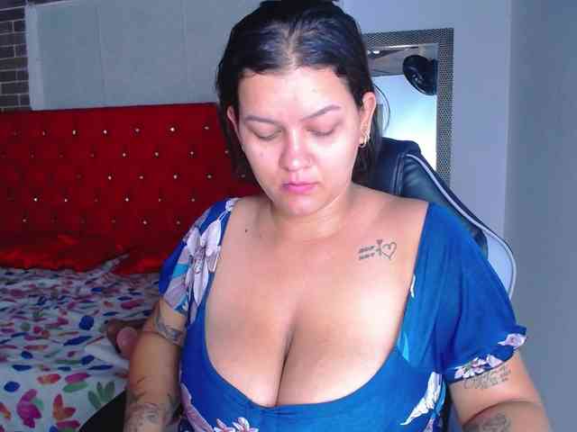 KrissSweetBoobs webcam