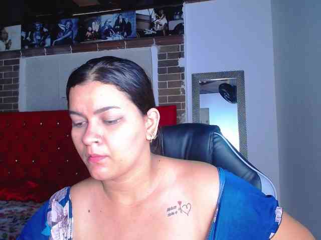 KrissSweetBoobs webcam