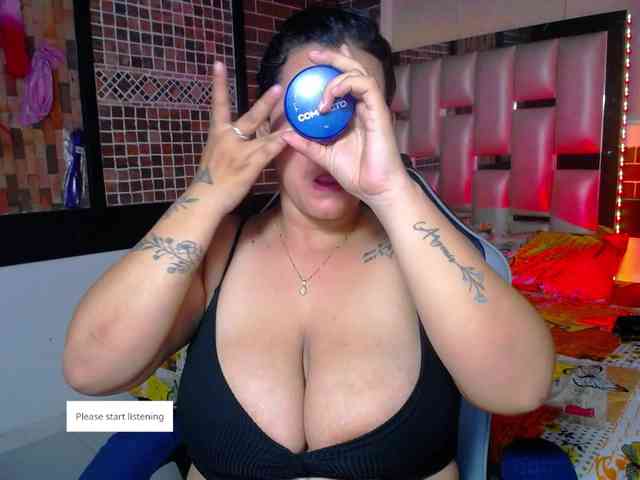 KrissSweetBoobs webcam