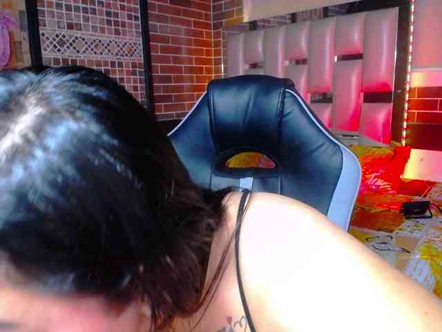 KrissSweetBoobs webcam