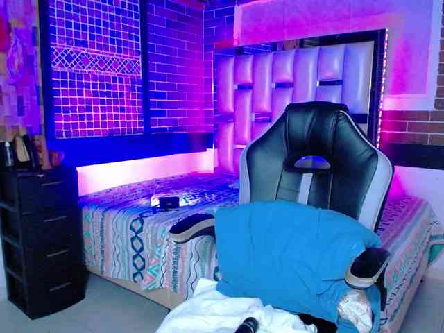 KrissSweetBoobs webcam