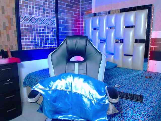 KrissSweetBoobs webcam