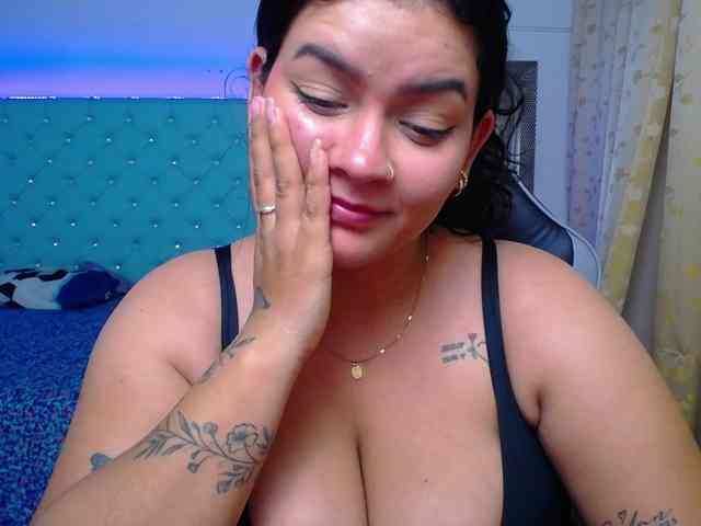 KrissSweetBoobs webcam