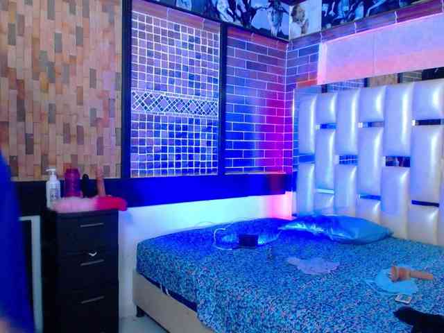 KrissSweetBoobs webcam