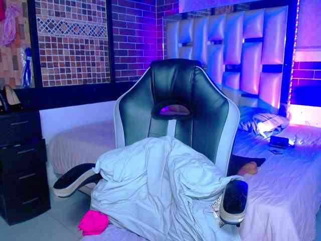 KrissSweetBoobs webcam