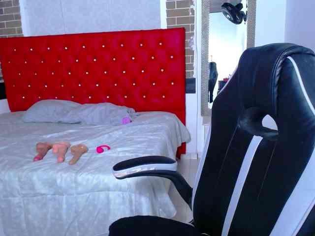 KrissSweetBoobs webcam