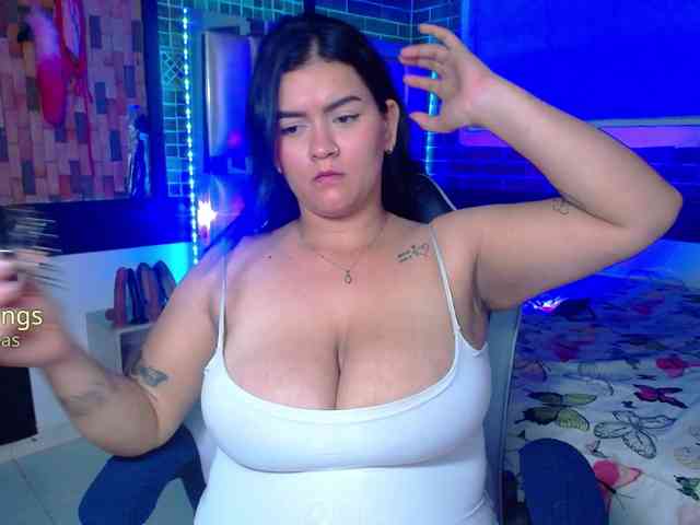 KrissSweetBoobs webcam