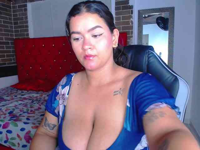 KrissSweetBoobs webcam